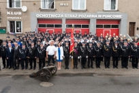 Pamiątkowe zdjęcie przed remizą